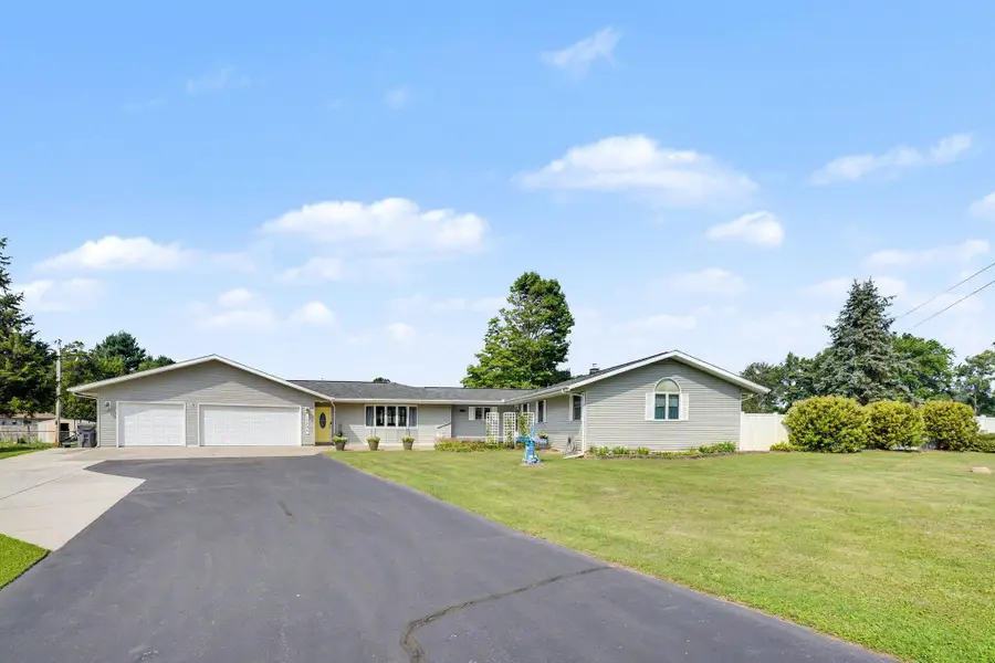 12996 Bayview Drive, Vicksburg, MI 49097 - #3