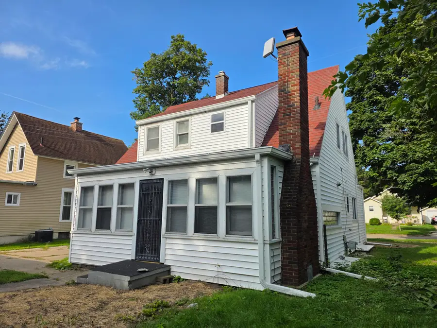 224 N Clinton Street, Charlotte, MI 48813 - #3