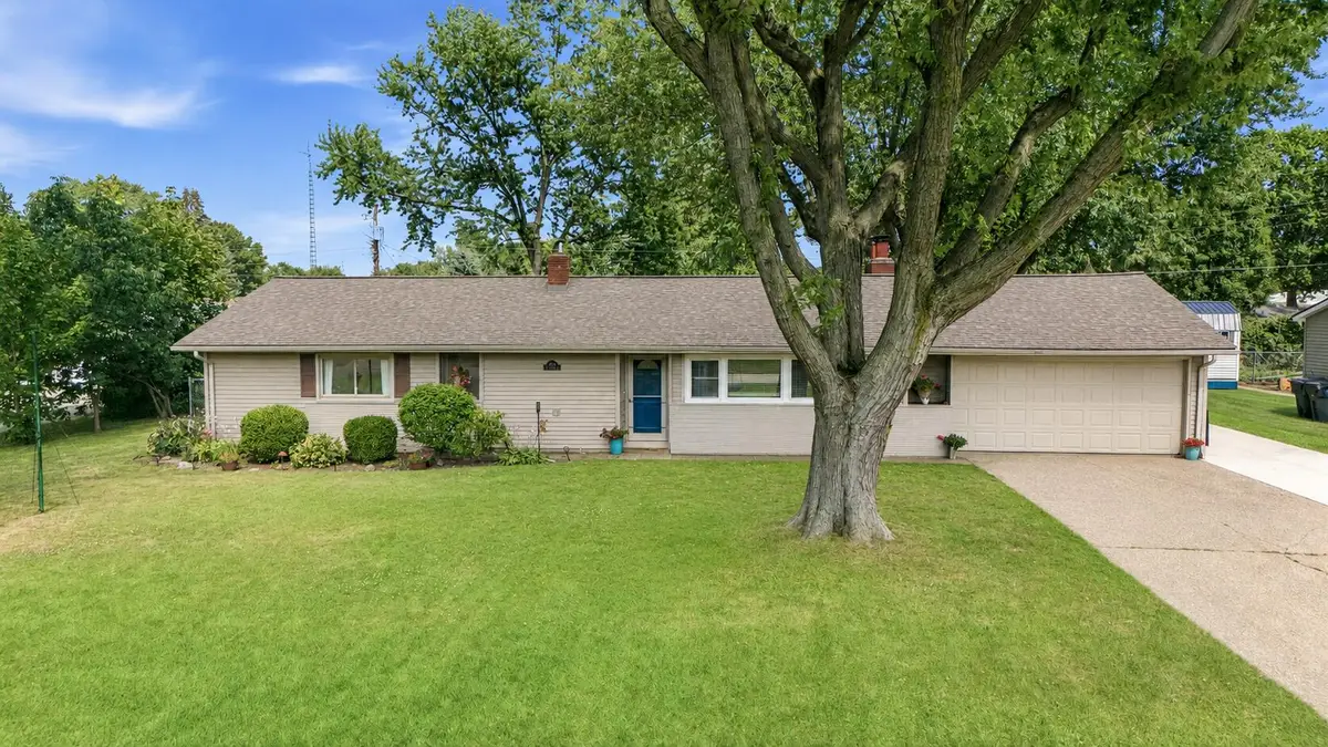 2813 E Hanley Road, Saint Joseph, MI 49085 - #1