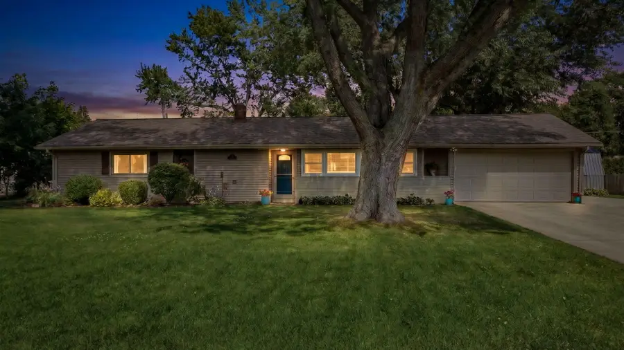 2813 E Hanley Road, Saint Joseph, MI 49085 - #2