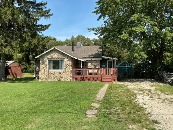 82248 45th Avenue, Coloma, MI 49038