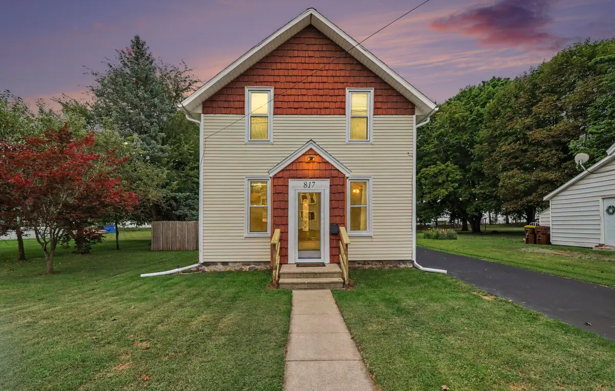 817 W Hanover Street, Marshall, MI 49068 - #1