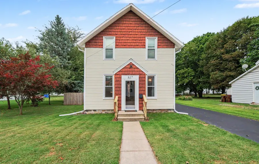 817 W Hanover Street, Marshall, MI 49068 - #2