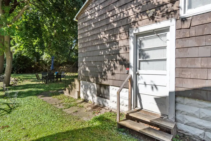 327 Van Buren Street, Jackson, MI 49201 - #3
