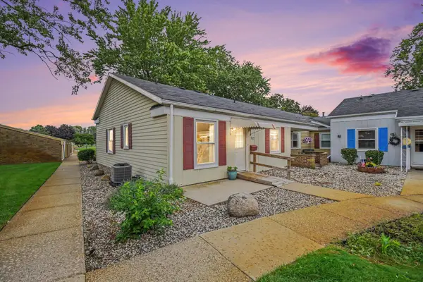 644 Village Lane #90, Jenison, MI 49428