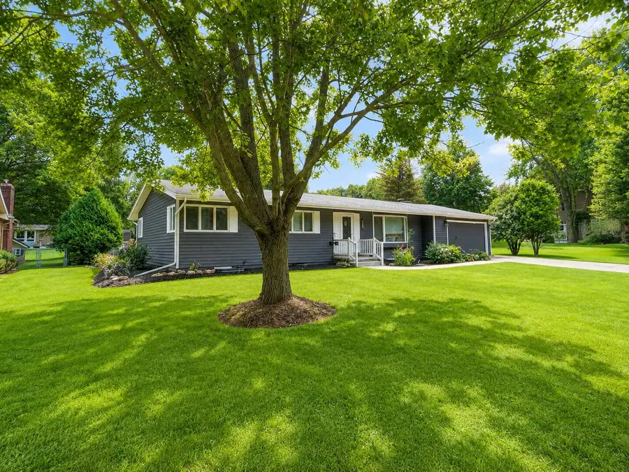 553 East Drive, Marshall, MI 49068 - #2
