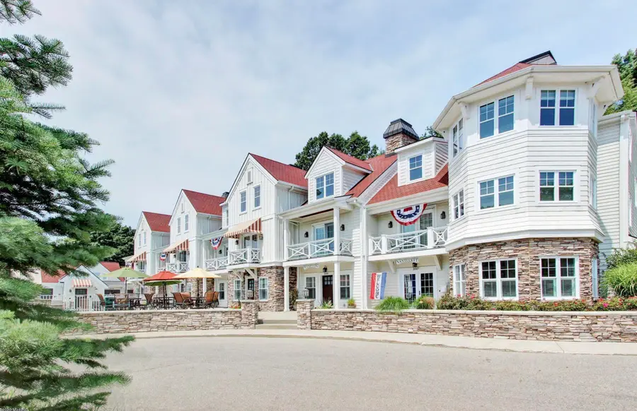 2057 Lake Street #6J, Holland, MI 49424 - #3