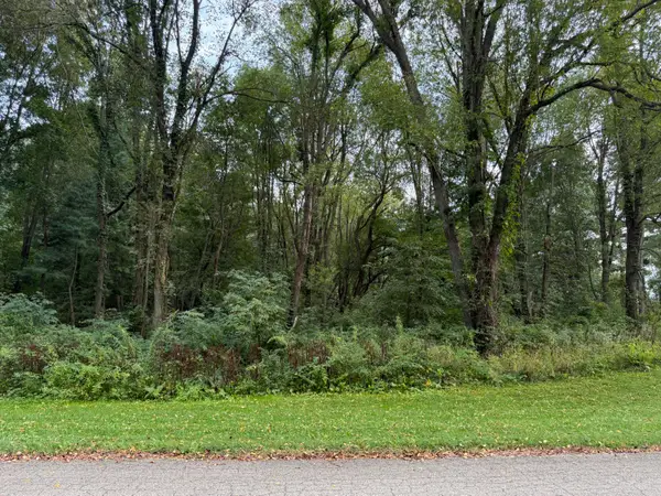 26 Campbell Lake Drive, Parma, MI 49269