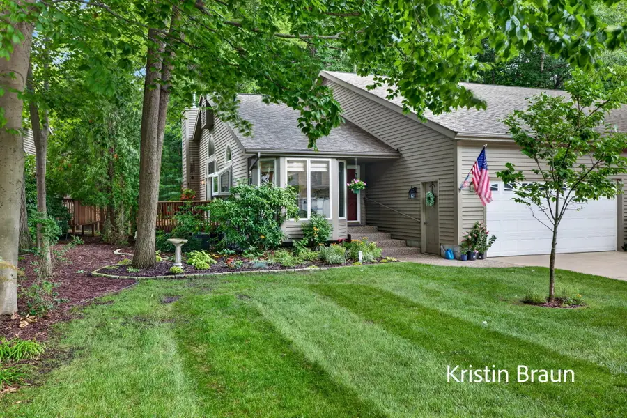 3694 Arborway Drive, Norton Shores, MI 49441 - #2