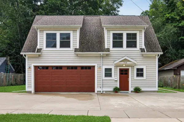 758 Michigan Avenue, South Haven, MI 49090