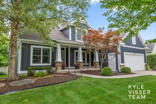 1622 Amberley Court Se, East Grand Rapids, MI 49506