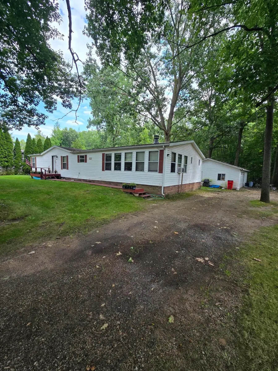 2625 Sanford Drive, Hillsdale, MI 49242 - #3