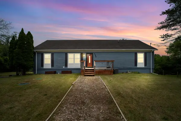 4240 E Commerce Road, Commerce Twp, MI 48382