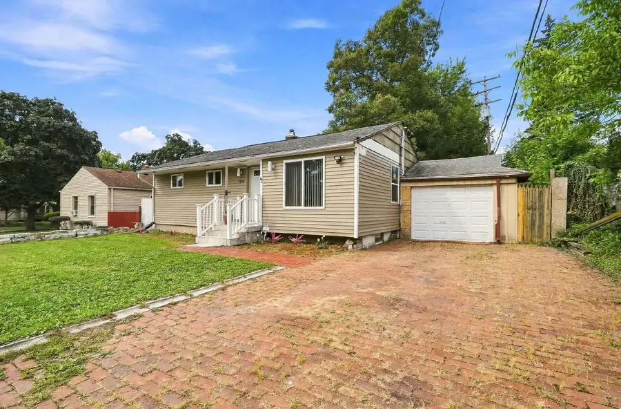 3814 Cherokee Avenue, Flint, MI 48507 - #2