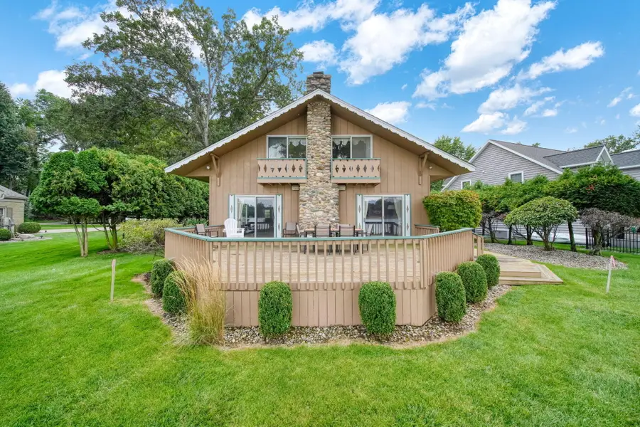 5056 Lakeshore Drive, Jackson, MI 49203 - #3