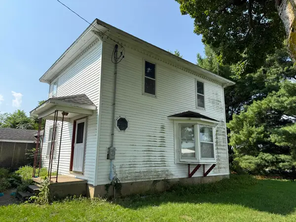 627 E Girard Road, Quincy, MI 49082
