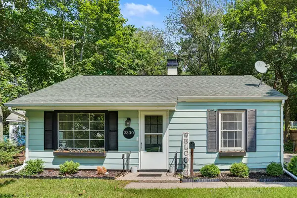 2330 Hillsdale Avenue, Kalamazoo, MI 49006