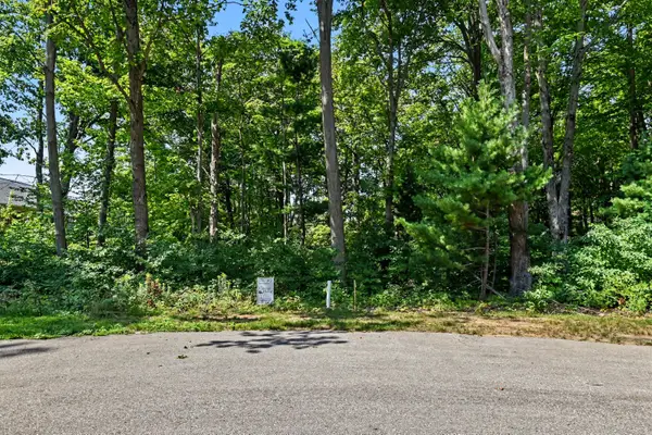 14672 Crest View Court, South Haven, MI 49090