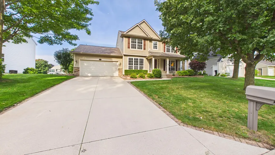 6747 Winter Creek Road, Norton Shores, MI 49444 - #2