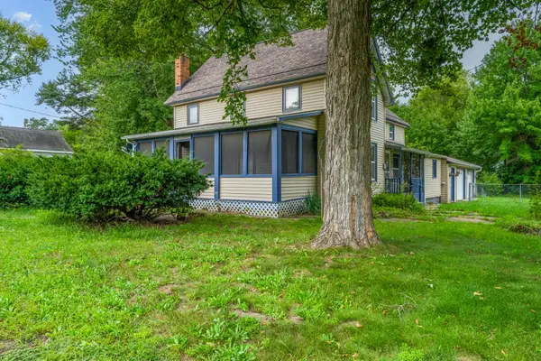 4960 Paw Paw Lake Road, Coloma, MI 49038