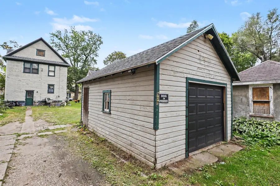 909 Clinton Avenue, Kalamazoo, MI 49001 - #3