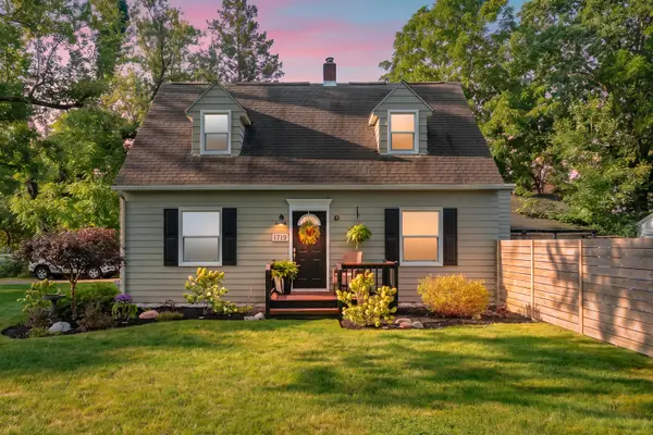 1719 Alamo Avenue, Kalamazoo, MI 49006