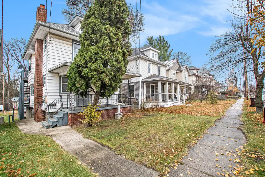 209 E Mount Hope Avenue, Lansing, MI 48910 - #3