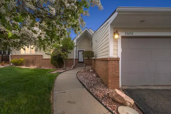 35052 Meadow Lane, Farmington Hills, MI 48335