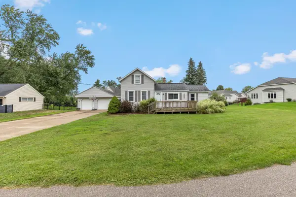 9915 Perry Street, Zeeland, MI 49464