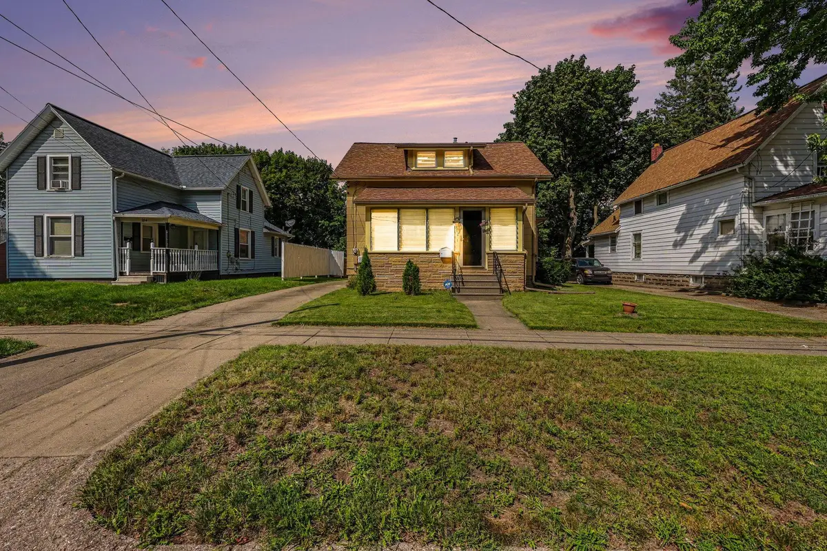 182 W Mansion Street W, Jackson, MI 49203 - #1