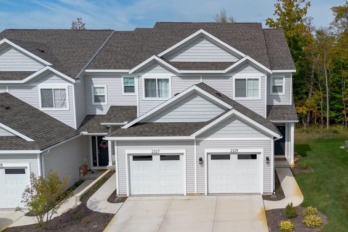 2242 Watertown Way Ne, Grand Rapids, MI 49505 - #1