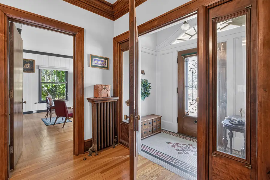 311 S Thompson Street, Jackson, MI 49203 - #3