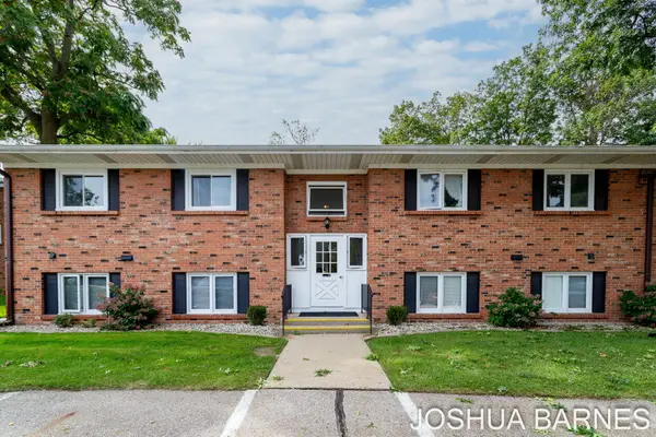 230 S State Street #29, Zeeland, MI 49464