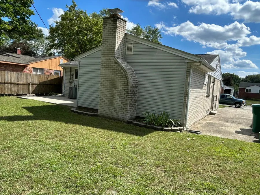 38040 Castle Drive, Romulus, MI 48174 - #3