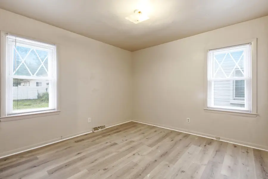 29123 Powers Street, Westland, MI 48186 - #2