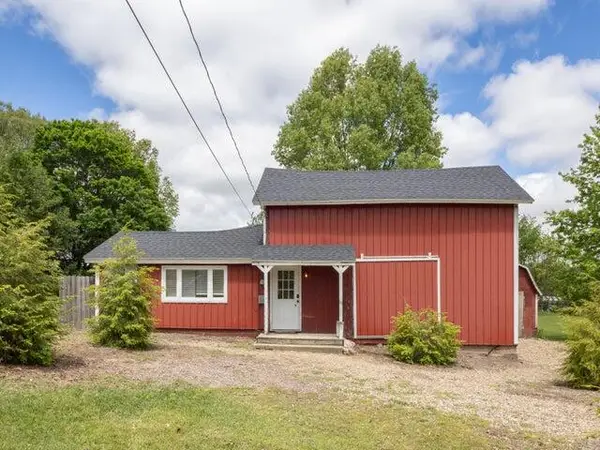 202 2nd Avenue, Plainwell, MI 49080