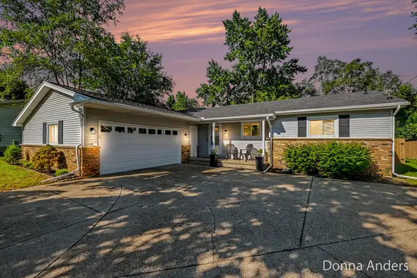 5581 Edgelawn Drive Se, Kentwood, MI 49508