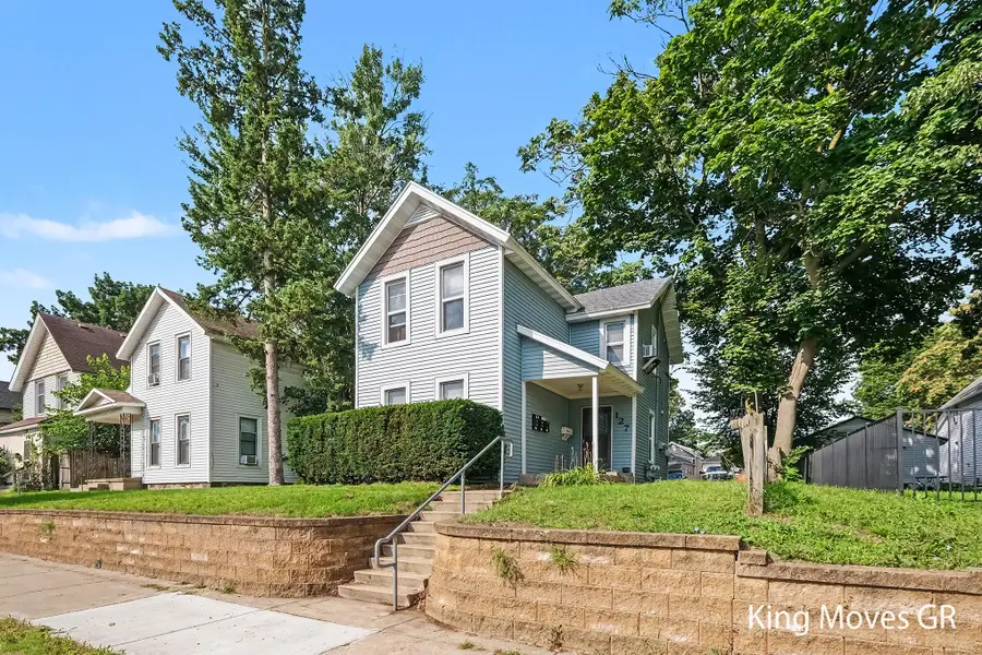 127 Lexington Avenue Sw, Grand Rapids, MI 49504 - #3