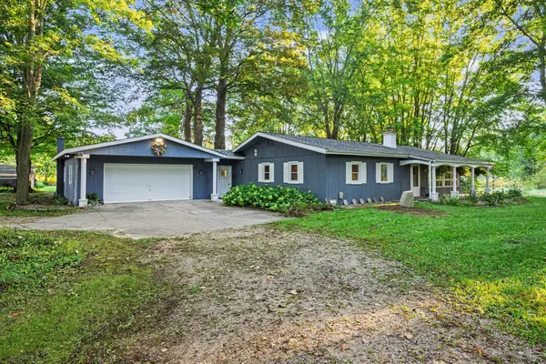 37016 64th Avenue, Paw Paw, MI 49079