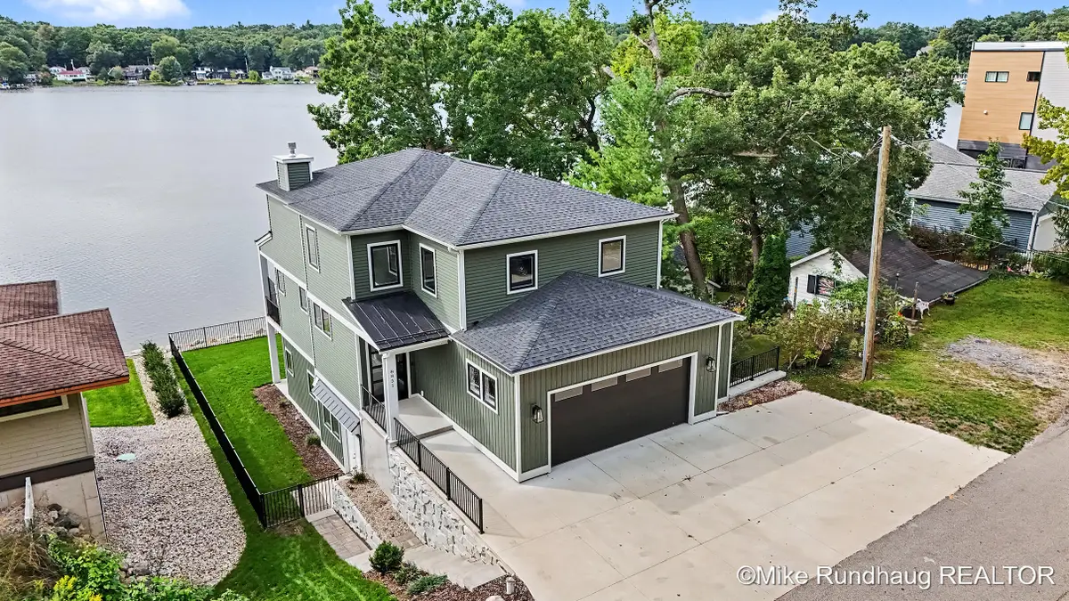 8851 Je-ne-be Drive Ne, Rockford, MI 49341 - #1