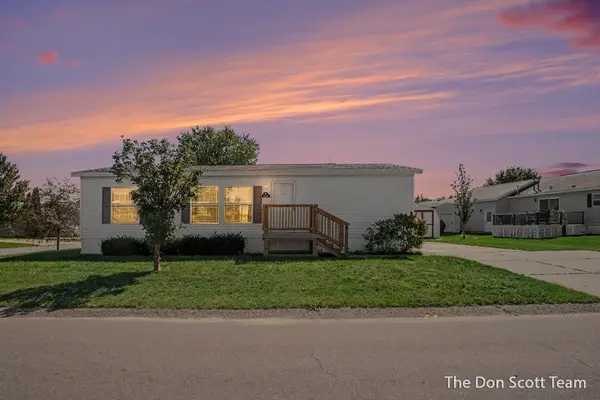 3660 Lilyfield Drive, Cedar Springs, MI 49319
