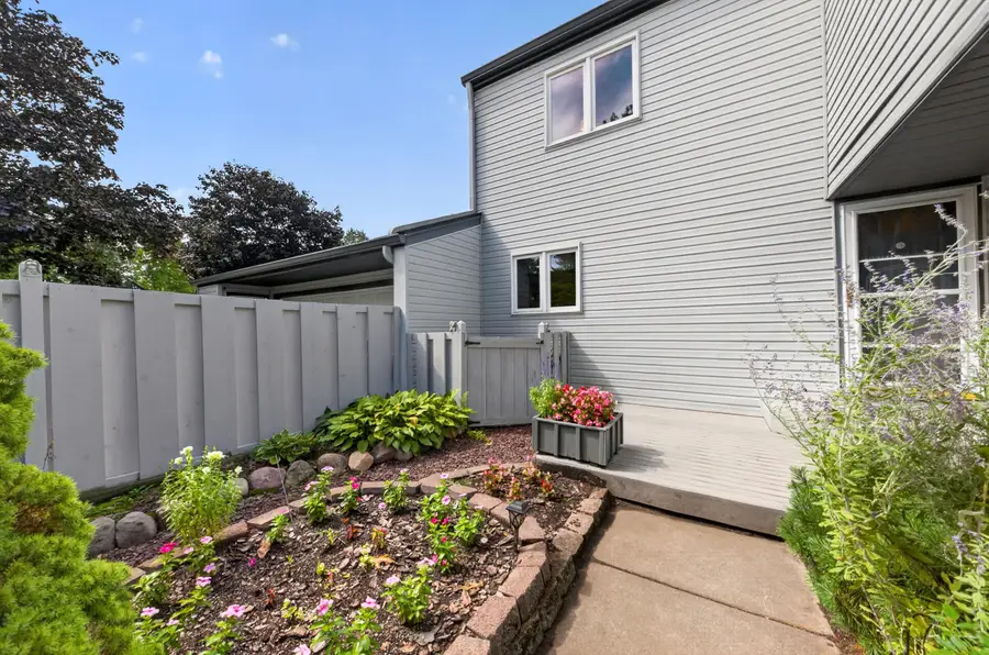 2828 Monte Vista Avenue, Brighton, MI 48114 - #2
