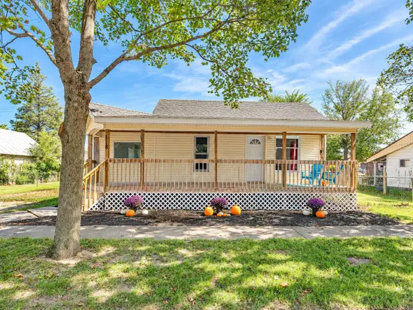 118 S West, Lawton, MI 49065