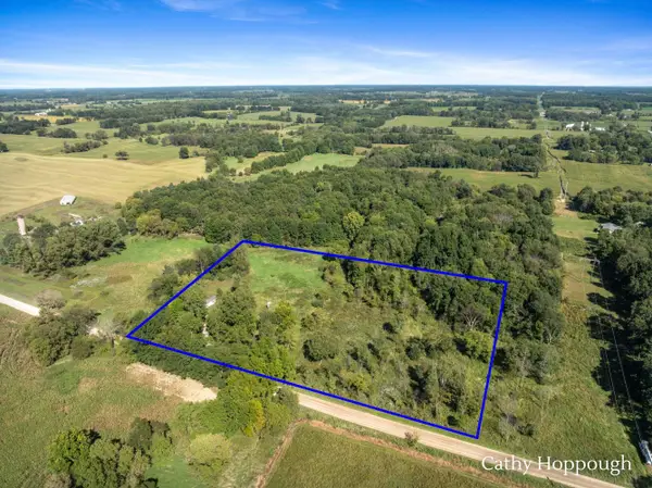 1218 N Marble Road, Belding, MI 48809