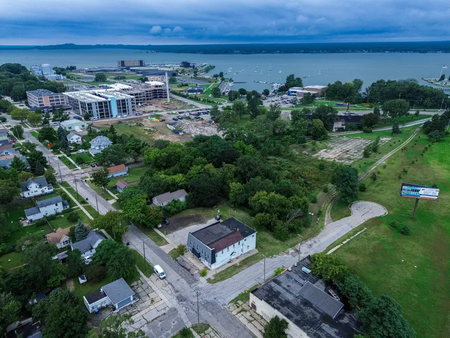 730 Washington Avenue, Muskegon, MI 49441 - #2