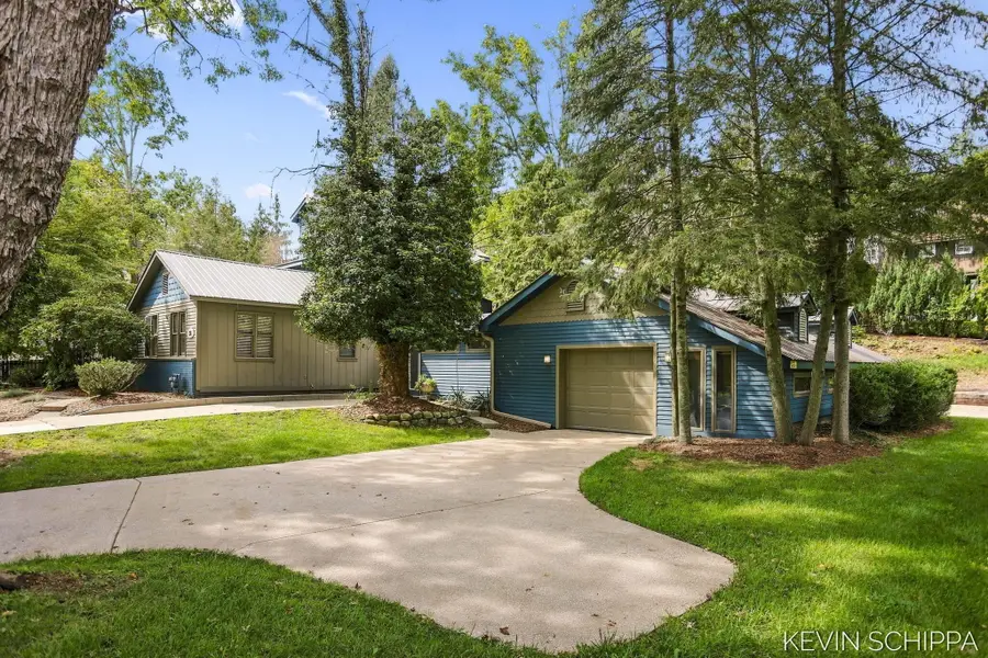 36 Union Street, Douglas, MI 49406 - #2