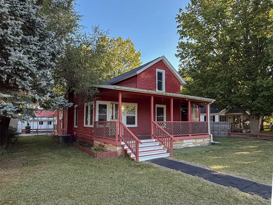 401 Sheldon Street, Dowagiac, MI 49047 - #2