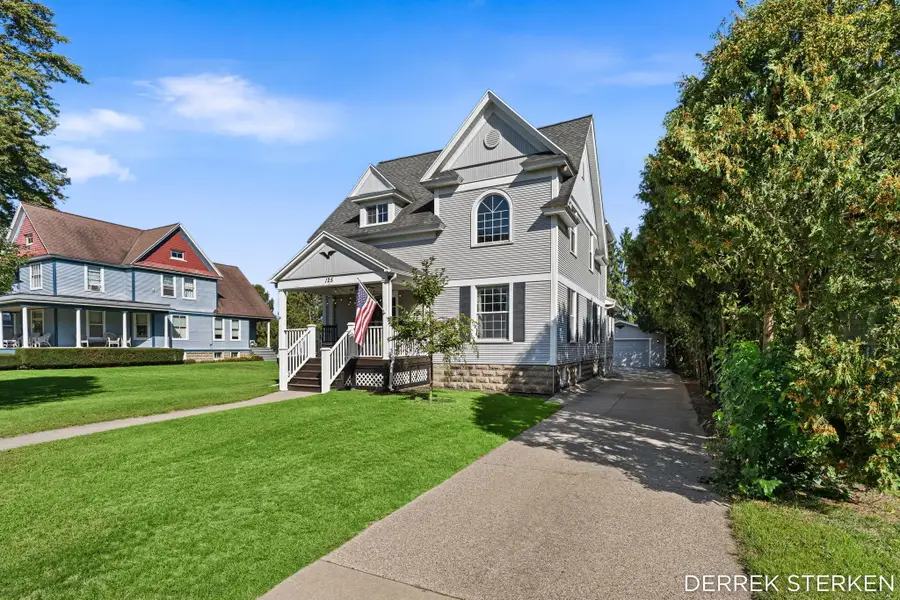 125 W Main Avenue, Zeeland, MI 49464 - #2