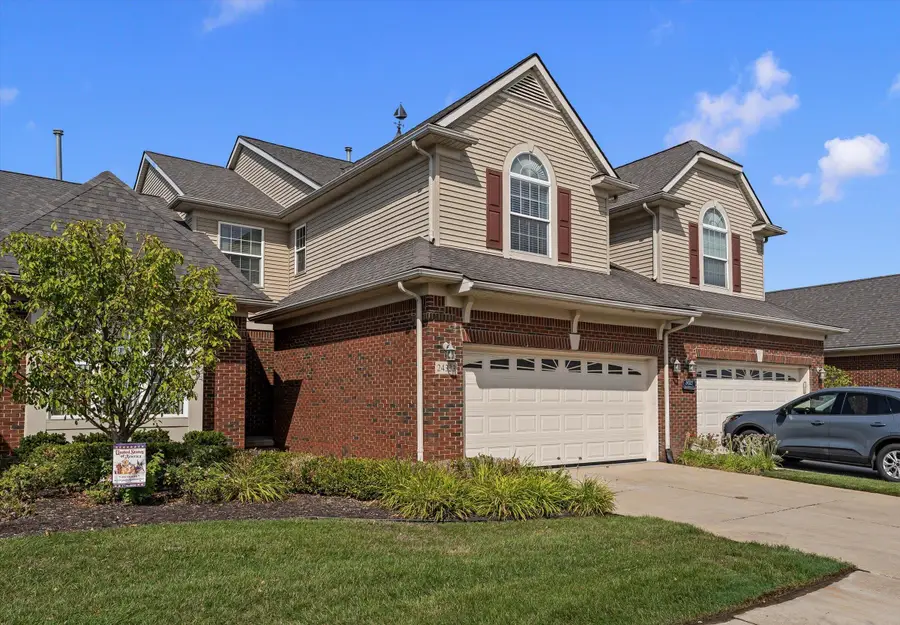 24323 Heatherwood Drive, South Lyon, MI 48178 - #2