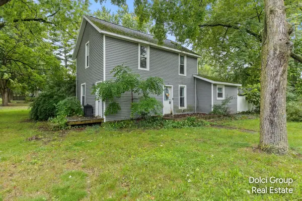 404 Pine Street, Howard City, MI 49329